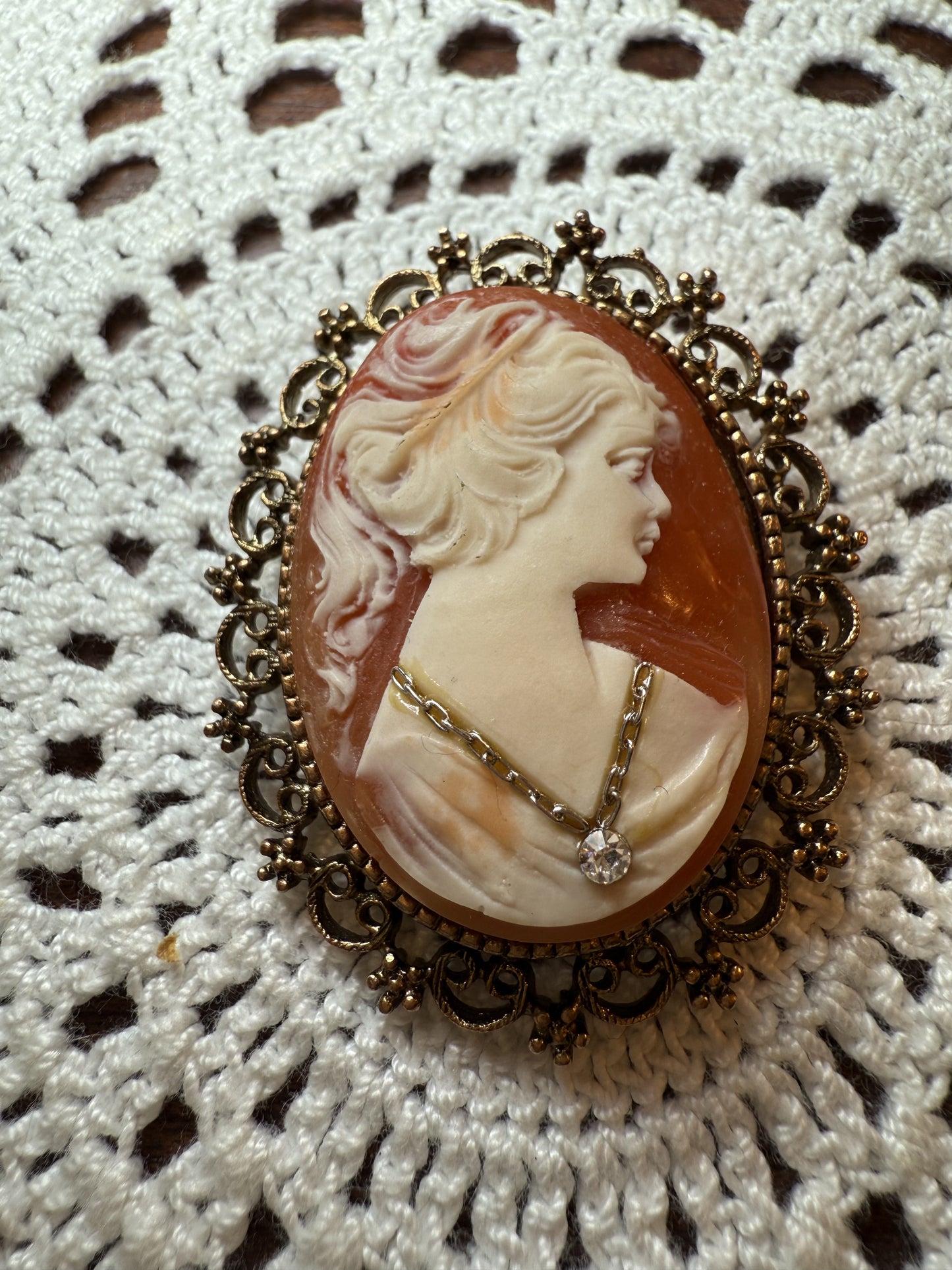 Vintage Large Midcentury Cameo Brooch