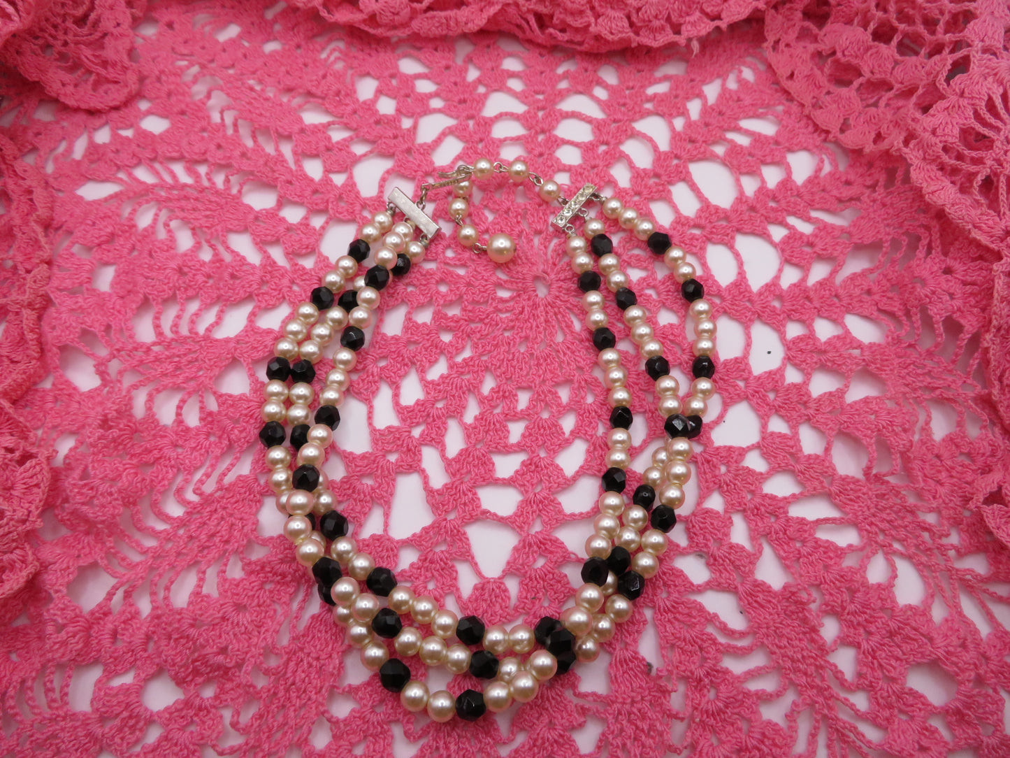 Vintage Laguna Black and White Pearl Necklace