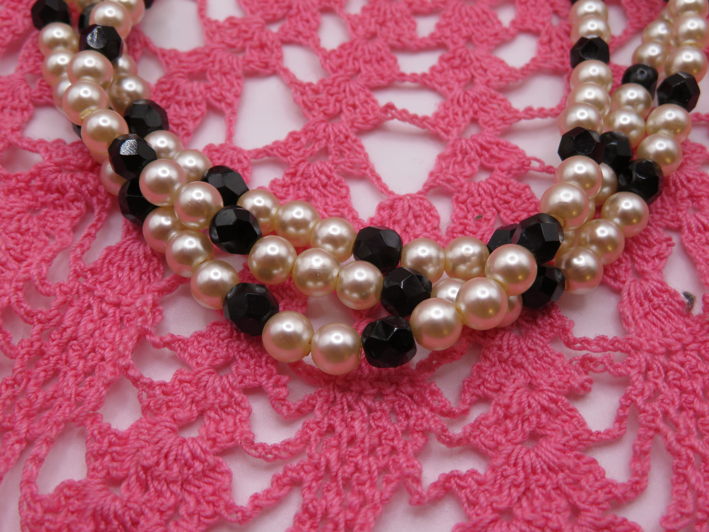 Vintage Laguna Black and White Pearl Necklace