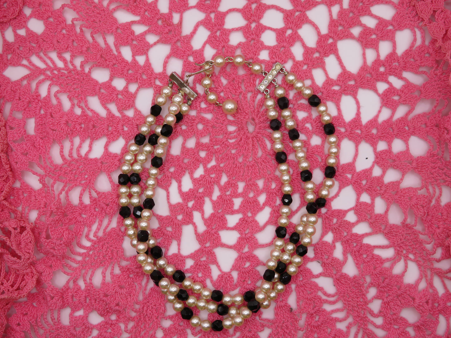 Vintage Laguna Black and White Pearl Necklace