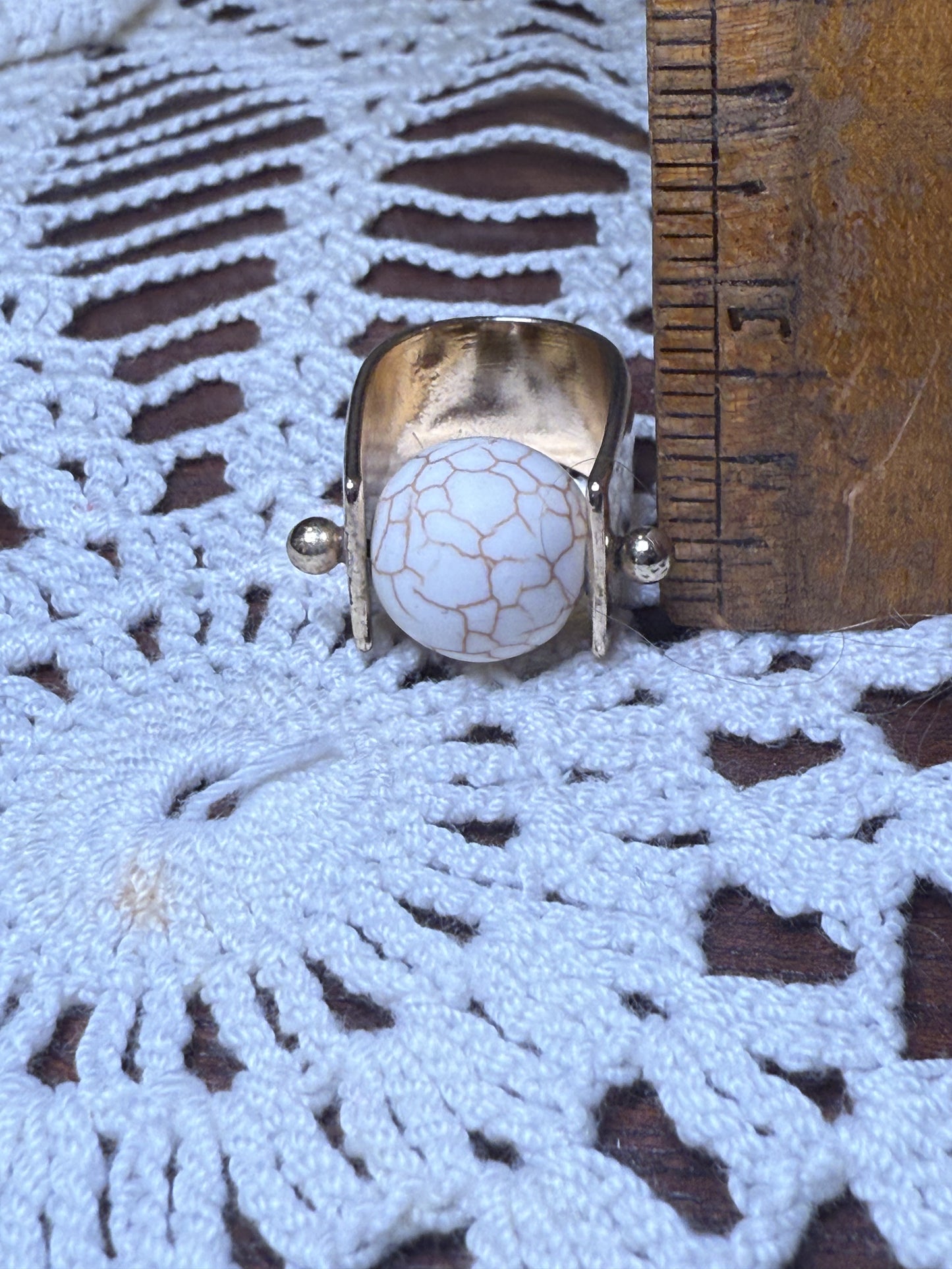 Vintage Howlite Fidget Spinner Gold Ring