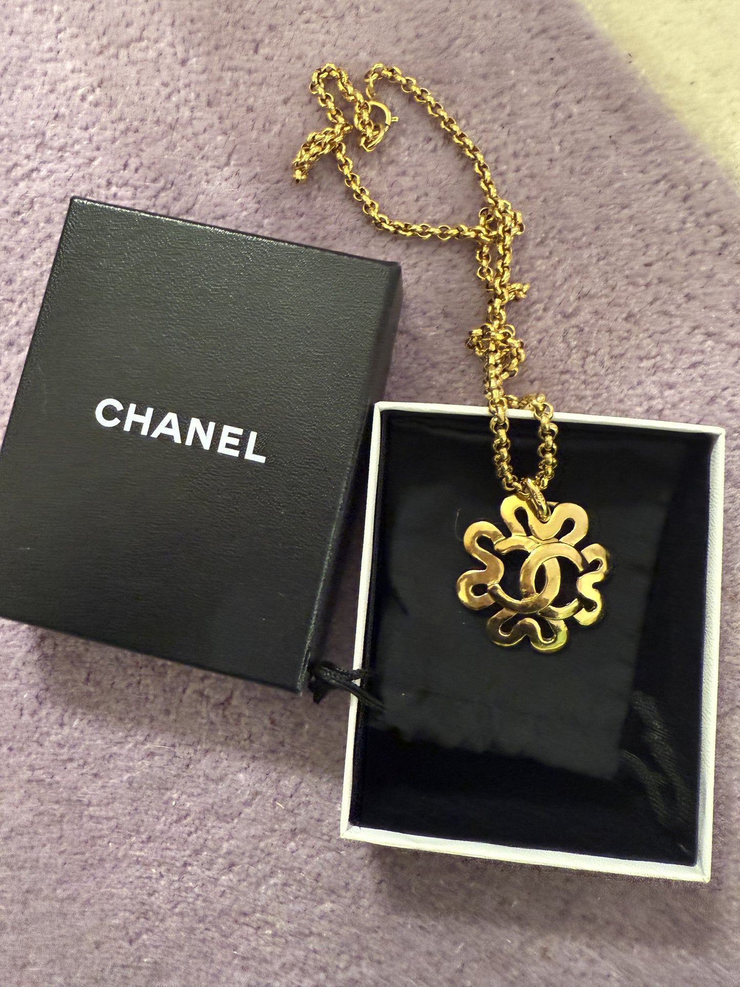 Vintage Chanel 1995 Lucky Clover Gold Pendant Necklace