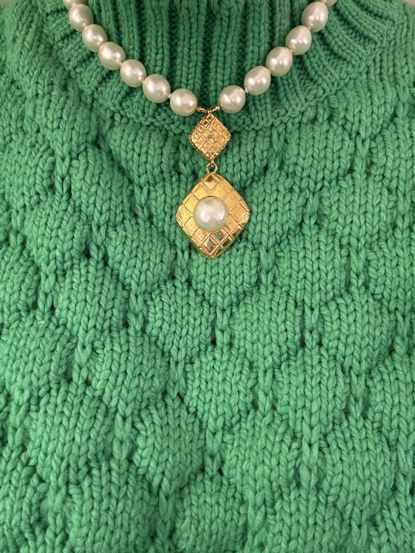 Vintage Chanel Byzantine Pearl Gold Pendant Necklace